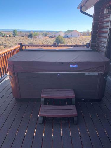 Kanab Cabin With Hot Tub, Fire Pit And Panoramic Views!