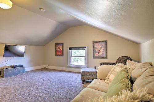 Southwestern Kanab Cottage With Patio And Views!