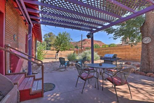 Southwestern Kanab Cottage With Patio And Views!