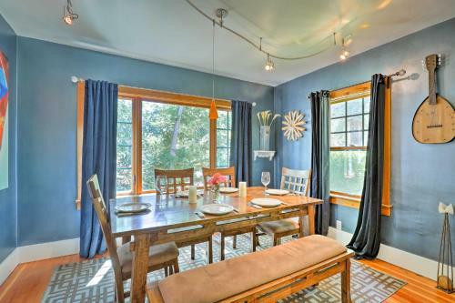 Vintage Main St Kanab Cottage With Fenced Yard