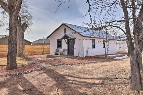 Modern Kanab Cottage With View Less Than 1 Mi To Hiking