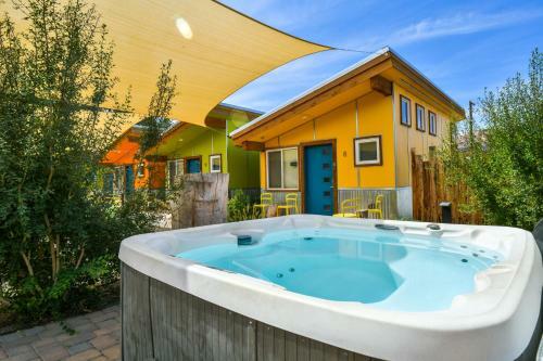 Hotel West 10 - Kokopelli West Studio. Downtown Location