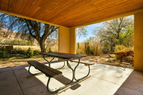 Pr 16 - Luxury Home With Shared Pool, Hot Tub