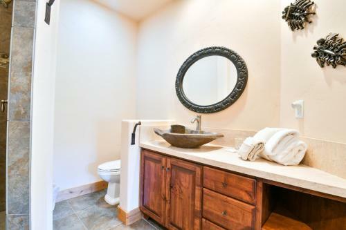 Pr 16 - Luxury Home With Shared Pool, Hot Tub