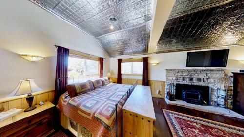 Pack Creek ~ Lodge Suite