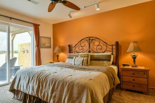 Cw415 - Great Downtown Location With A Private Hot Tub And Shared Indoor Pool
