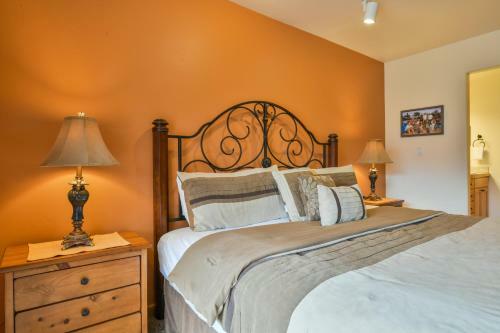 Cw415 - Great Downtown Location With A Private Hot Tub And Shared Indoor Pool