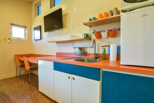 Hotel West 1 - Kokopelli West Studio. Downtown Location