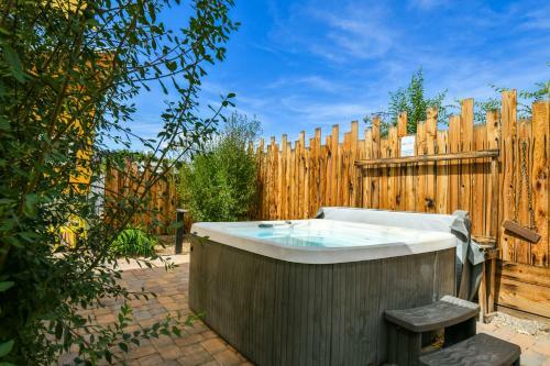 Hotel West 1 - Kokopelli West Studio. Downtown Location