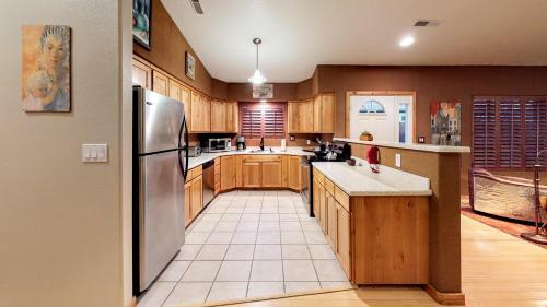 Portal View ~ Cottonwoods 401