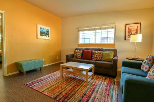Inn 2 - Downtown 1 Bedroom Unit, Sleeps 6 With Shared Hot Tub