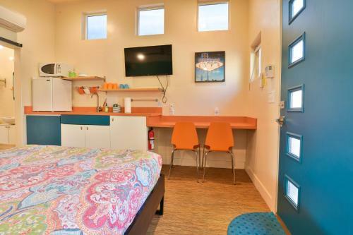 Hotel West 8 - Kokopelli West Studio. Downtown Location