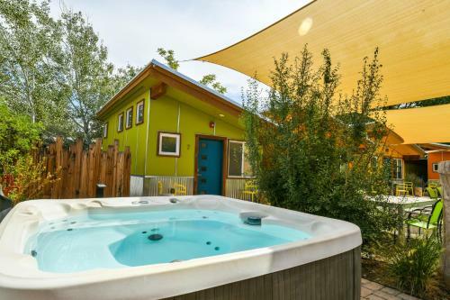 Hotel West 8 - Kokopelli West Studio. Downtown Location