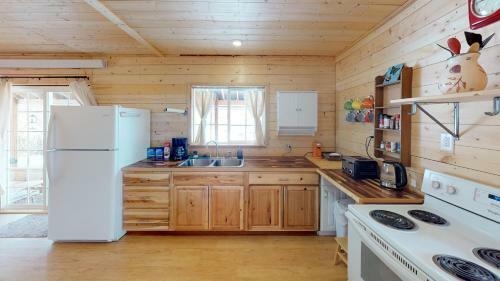 Muddy Paws Ranch - A One Of A Kind Very Pet Friendly Ranch With