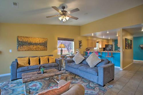 Modern Moab Townhome With Shared Pool And Hot Tub!