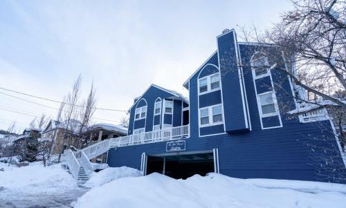 Hotel The Blue Church Lodge