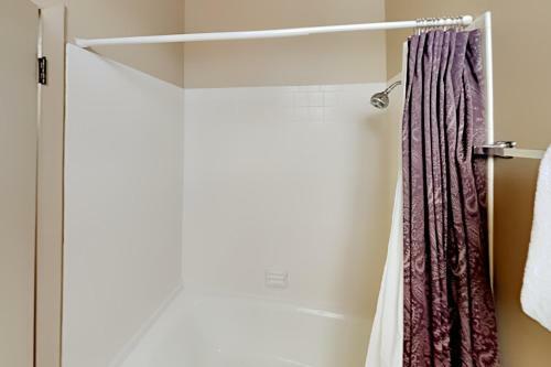 Charming Mountain Retreat - Walk To Resort Base Townhouse