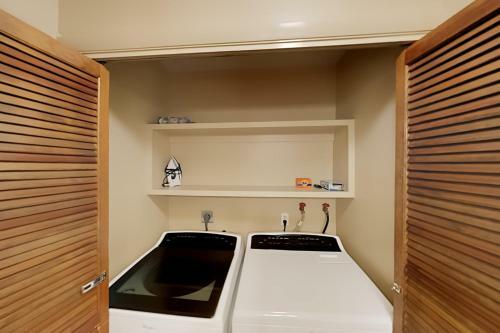 Charming Mountain Retreat - Walk To Resort Base Townhouse