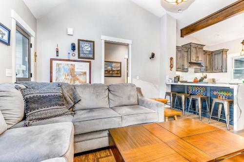 Alpine Retreat - 1266 Park Ave