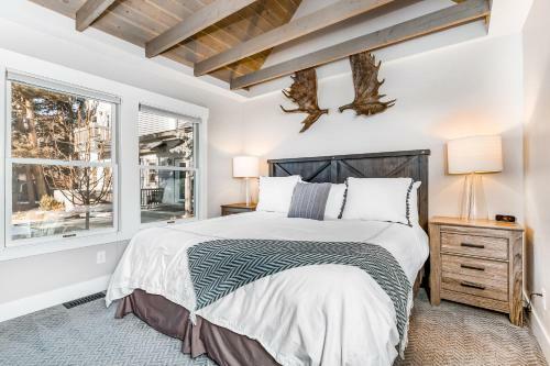 Alpine Retreat - 1266 Park Ave
