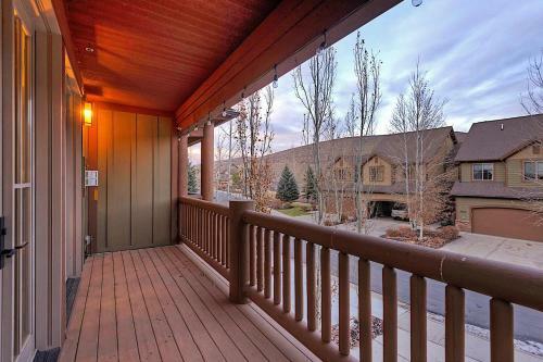 Snowtop Manor