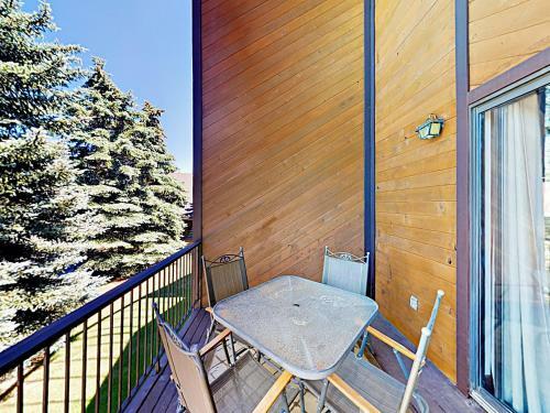 Apartamento New Listing! Refined Resort-style Ski Condo Condo