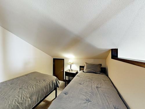 Apartamento New Listing! Refined Resort-style Ski Condo Condo