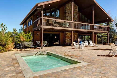 Apartamento New Listing! Refined Resort-style Ski Condo Condo
