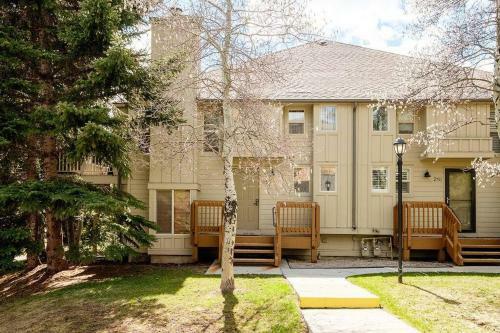 3 Bedroom Short Walk To Ski Gondola