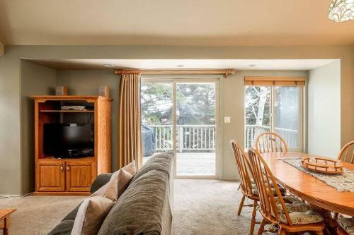 3 Bedroom Short Walk To Ski Gondola