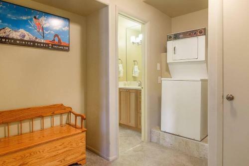3 Bedroom Short Walk To Ski Gondola