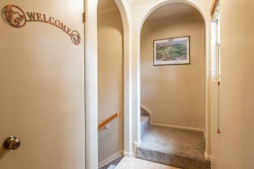 3 Bedroom Short Walk To Ski Gondola