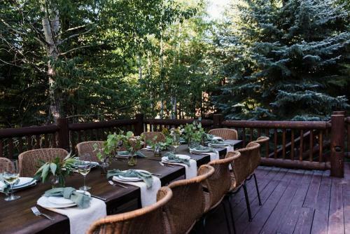 Nightstar - Charming Rustic Cabin W Large Balcony & Sauna