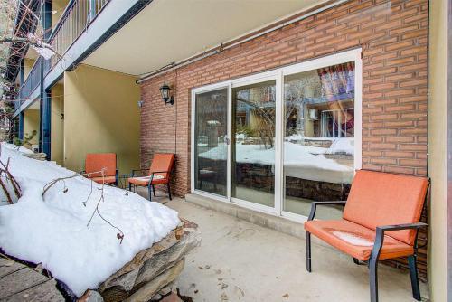 Perfect Studio On Main Street; Sleeps 3