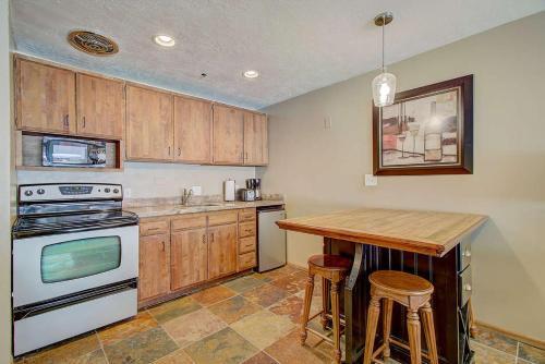 Perfect Studio On Main Street; Sleeps 3