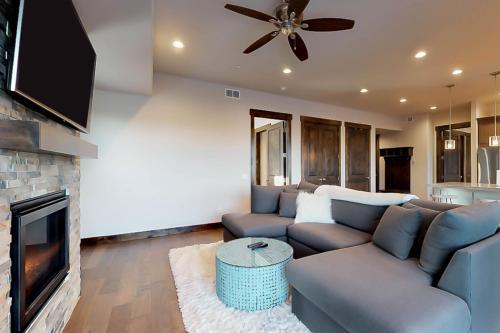 Blackstone Unit 2g