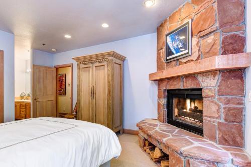 Stag Lodge #30