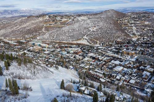 Ski And Ride Woodside By Casago