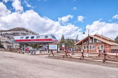 Apartamento Expansive Canyons Ski Retreat With Pool Access!