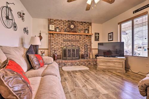 Parowan Escape With 2 Game Rooms, Deck And Yard