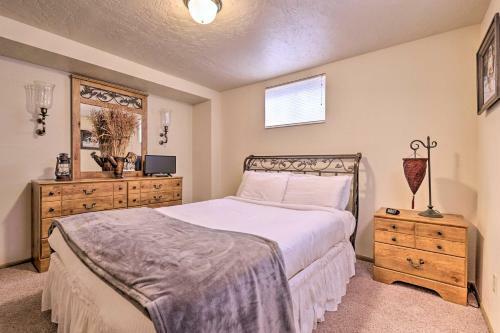 Parowan Escape With 2 Game Rooms, Deck And Yard