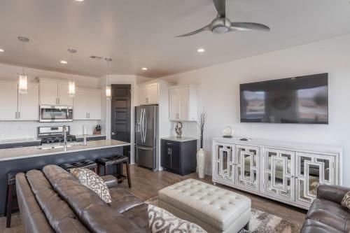Villa Canyon Views