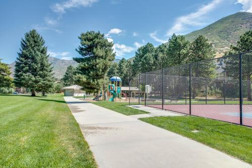 Rustic Springs In Salt Lake With Private Hot Tub