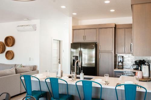 20 - Vue At Green Valley With Community Pool