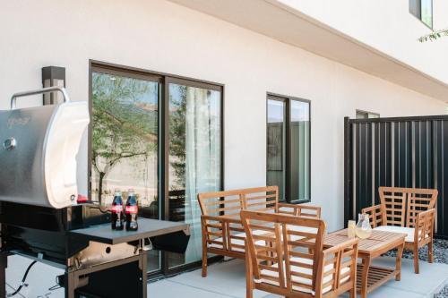 20 - Vue At Green Valley With Community Pool