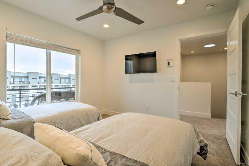 Sleek Townhome With Community Perks And Mtn Views