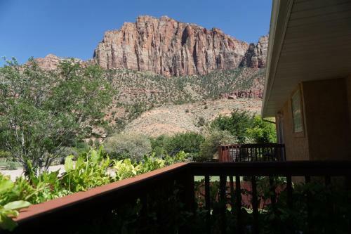 Harvest House Bed And Breakfast