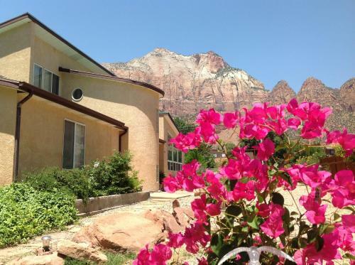 Villa Zion Vacation Home,llc