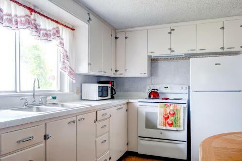Charming Tropic Home By A Farm Near Bryce Canyon!