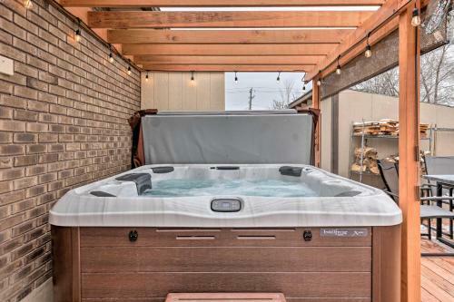 Apartamento Updated Ranch Apt With Deck - 9 Mi To Downtown